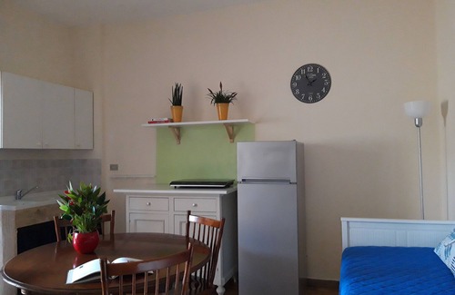 San Cataldo Apartment | Pet-Friendly Le Barchette 1: Ideal One Bedroom Retreat