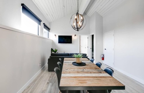Laval House | Top-Rated Family Hotel: Le Barrette - Complexe la Voûte