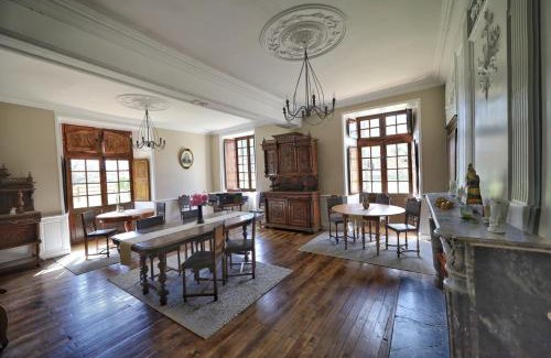 Menil Bed & Breakfast | Discover Le Bas Chitray: Pet-Friendly Retreat with Pool