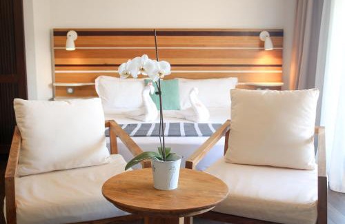 Saint-Pierre Hotel | Oceanfront Retreat at Le Battant Des Lames Hotel