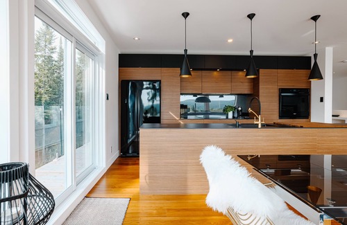 Saint-Jean-de-Matha Villa | Experience LE BAUHAUS: Spa, Lake Views & Cozy Fireplaces
