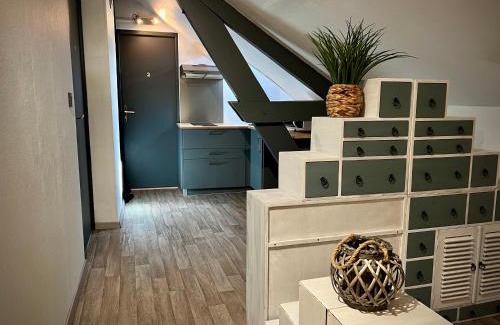 Beauvais Apartment | Elegant Le Beau Séjour: Family-Friendly Near the Airport
