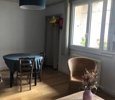 Cote Pavee Apartment | Relaxing Le Beau T4 Côte Pavée with Easy Parking Access