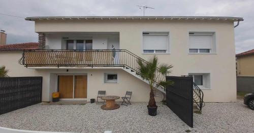 Bessines Apartment | Discover Le Bel Horizon: Family-Friendly Getaway Awaits!