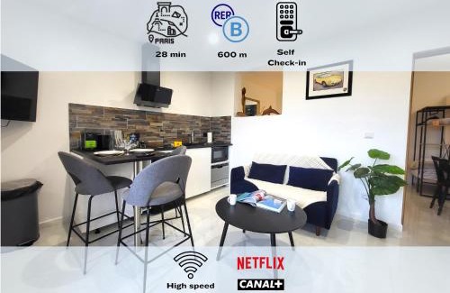 Palaiseau Apartment | Scenic Le Bellevue Apartments with Family-Friendly Amenities