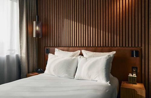 Saint-Lambert Hotel | Discover Le Bellune Paris Hotel: Spa, Pool & 9.2/10 Rating