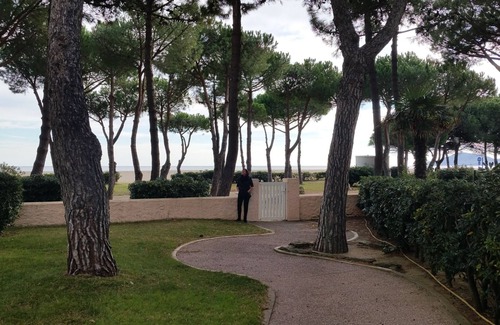 Argeles Plage Apartment | Beachfront Bliss at Le Belvédère - Rated 9.6/10!