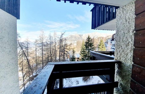 Les Orres Apartment | Cozy Le Belvedere Studio for Two with Family & Pet Amenities