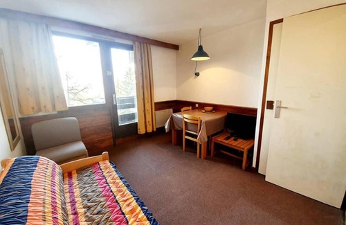 Les Orres Apartment | Cozy Le Belvedere Studio for Two with Family & Pet Amenities