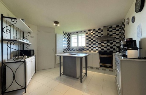 Estialescq Apartment | Relaxing Escape at Le Belvue with Private Jacuzzi & Views