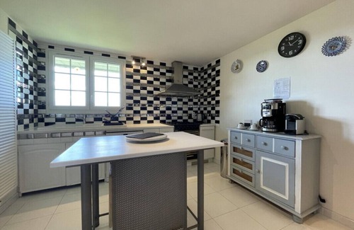 Estialescq Apartment | Relaxing Escape at Le Belvue with Private Jacuzzi & Views