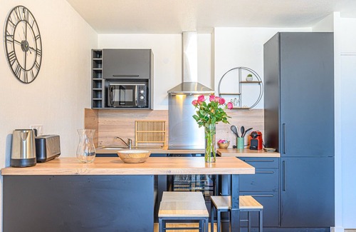 Sarzeau Apartment | Comfortable Le Berder Apartment in Sarzeau City Center