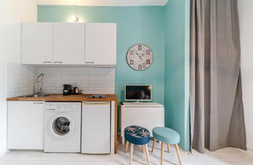 8th Arrondissement Apartment | Cozy Le Berliet Studio Near Maison de la Danse