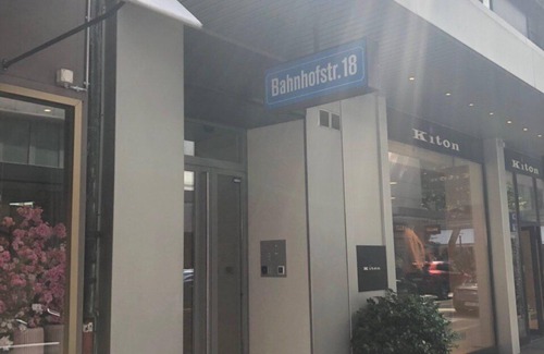 Old Town Apartment | Experience Le Bijou Bahnhofstrasse with Oceanfront Amenities