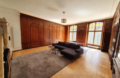 Grunes Quartier Apartment | Elegant Le Bijou BK9 Suite with Breakfast & Family-Friendly Perks