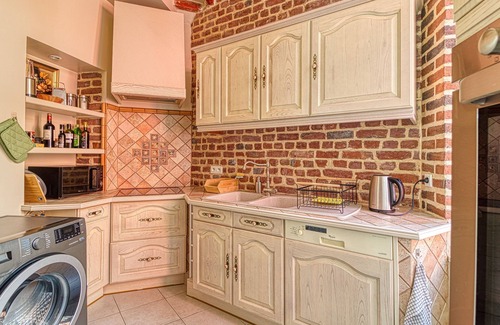 Gare Apartment | Le Blériot - Prime Location with Relaxing Sauna & Spa
