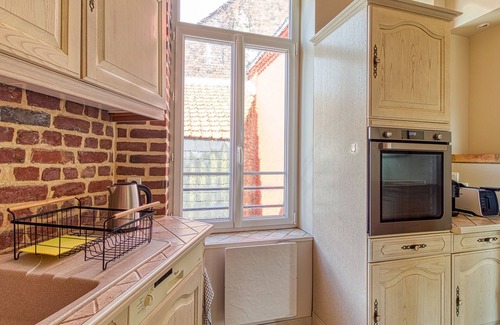Gare Apartment | Le Blériot - Prime Location with Relaxing Sauna & Spa