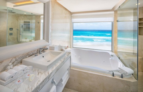 Punta Cancun Resort | Relax at Le Blanc Spa Resort Cancun – 5-Star Adults Only Retreat