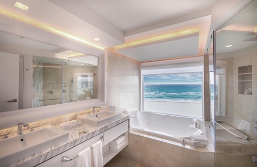 Punta Cancun Resort | Relax at Le Blanc Spa Resort Cancun – 5-Star Adults Only Retreat