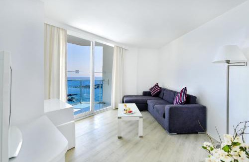 Kadnlar Denizi Mahallesi Resort | Indulge at Le Bleu Hotel & Resort Kusadasi with Ocean Views