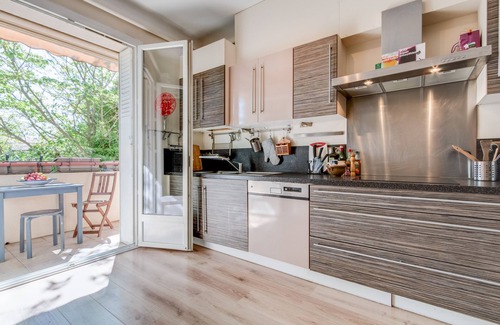 Couronne Urbaine Apartment | Discover Le Blondel: 2-Bedroom Retreat in Town Center