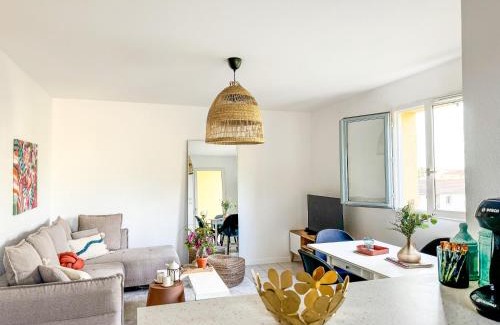 Grenade Apartment | Comfortable Stay at Le BLUET - Pet & Child Friendly