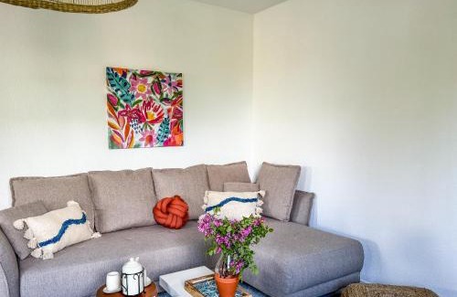 Grenade Apartment | Comfortable Stay at Le BLUET - Pet & Child Friendly