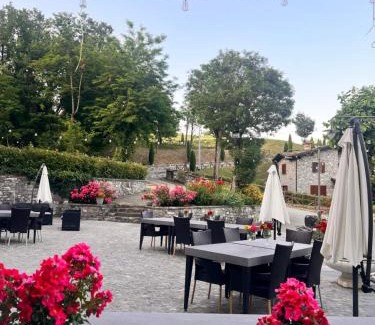 Villa Minozzo Bed & Breakfast | Pet-Friendly Le Boccede Country House B&B with Ocean View
