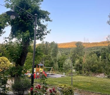 Villa Minozzo Bed & Breakfast | Pet-Friendly Le Boccede Country House B&B with Ocean View