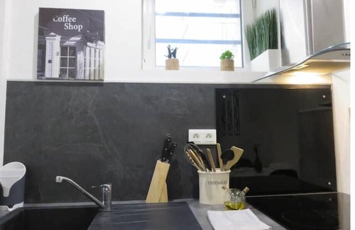La Gare Apartment | Experience Comfort at Le Bogolan with Family-Friendly Amenities