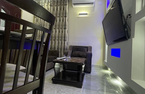 Barumbu Apartment | Family-Friendly Retreat at Le Bohemian - R-N.M Hotel