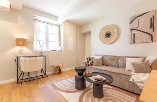 Macon Apartment | Elegant Le Boho: Stylish Stay Near Mâcon Centre & Station