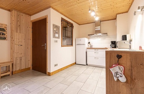 Bessans House | Pet-Friendly Le Bois de Cerf: Ideal for Family Getaways