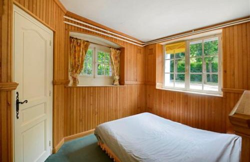 Conches-en-Ouche House | Experience Comfort at Le Bois de Rome - Family & Pet Friendly