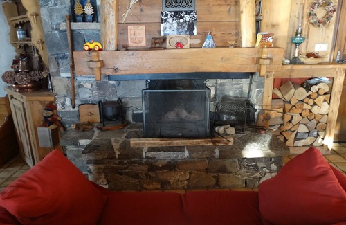 Seytroux House | Guest Approved Le Bois des Louison: Family-Friendly Retreat