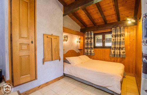 Seytroux House | Guest Approved Le Bois des Louison: Family-Friendly Retreat