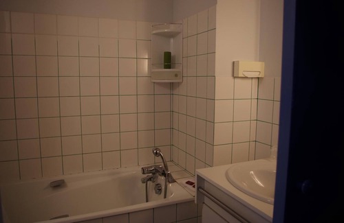 Barbezieux-Saint-Hilaire Hotel | Discover Le Bon Repos: Family-Friendly with Dining Options