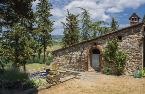 Radda in Chianti House | Experience Le Bonatte: Pet-Friendly Retreat with Spa & Pool