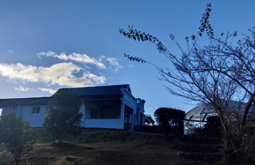 Salazie House | Inviting Le Bord Chêne: Family-Friendly with Kitchen Amenities