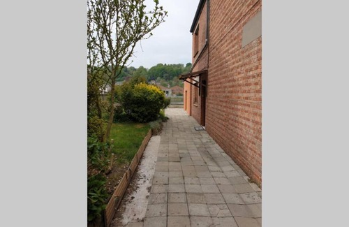 Les Rivages Apartment | Family-Friendly Retreat at Le bord de Meuse - Rated 9/10