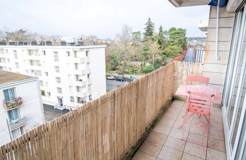 La Riche Apartment | Le Botanique - Cozy Apartment with Spa and Breakfast in Tours