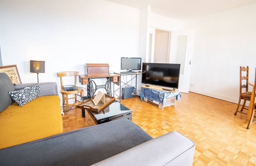 La Riche Apartment | Le Botanique - Cozy Apartment with Spa and Breakfast in Tours