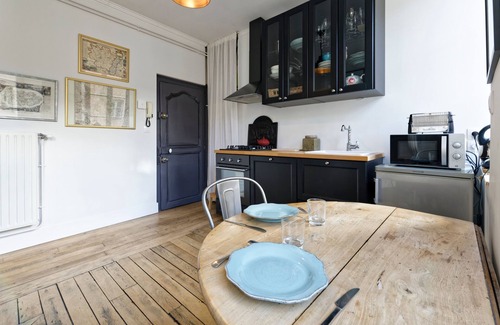 Saint Nicolas - Charles III - Ville vieille - Trois Maisons - Leopold Apartment | Charming Le Boudoir de Stanislas – Cozy Apartment in Nancy