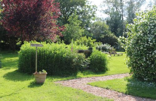 La Chapelle-Montligeon Bed & Breakfast | Oceanfront Retreat at Le Bourgis - Rated 9.5/10 by Guests
