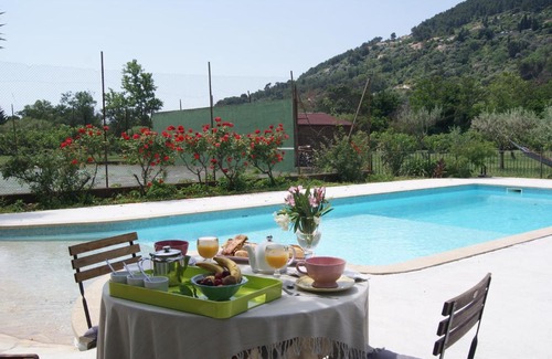 Sollies Pont Bed & Breakfast | Discover Oceanfront Bliss at LE BOURGUET - 9.1/10 Rated