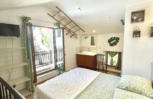 Sollies Pont Bed & Breakfast | Discover Oceanfront Bliss at LE BOURGUET - 9.1/10 Rated