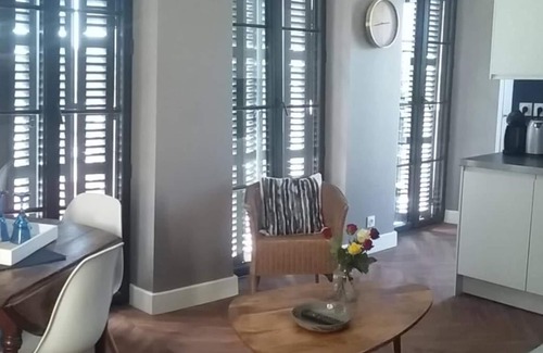 Carcassonne Apartment | Experience Le Bristol Gites Urbains: Spa & Family-friendly Stay