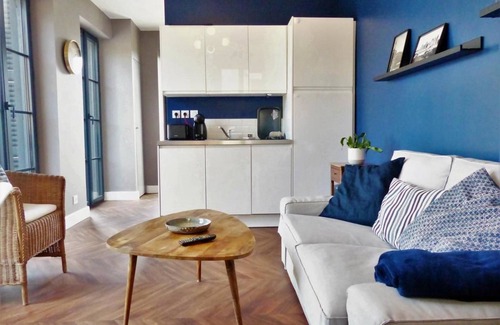 Carcassonne Apartment | Experience Le Bristol Gites Urbains: Spa & Family-friendly Stay
