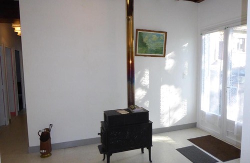Saint-Laurent-sur-Manoire House | Discover Le Brouquet: Family-Friendly Stay with Breakfast