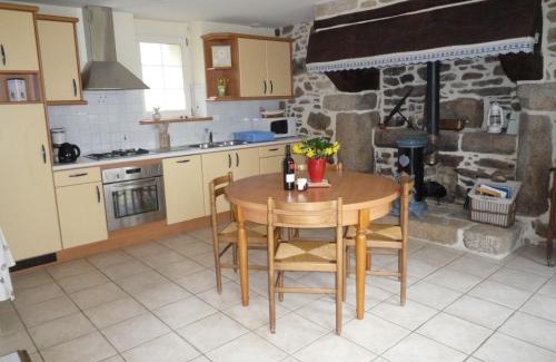 Scrignac House | Pet-Friendly Retreat at LE BUIS - Rated 9/10 by Guests
